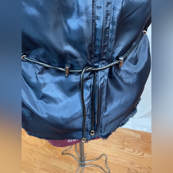 Neiman Marcus Reversible Faux Fur Hooded Vest in size M - Picture 14 of 15